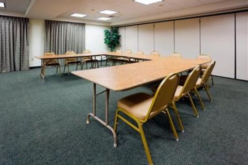 фото отеля Holiday Inn Express Hotel and Suites Winner