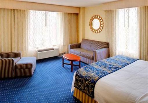 фото отеля Courtyard by Marriott Charlottesville - University Medical Center