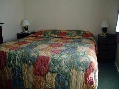 фото отеля Canterbury Court Motel