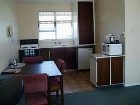 фото отеля Canterbury Court Motel