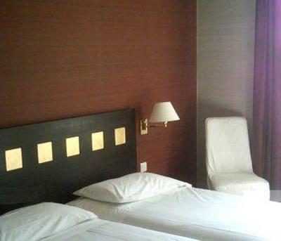фото отеля Hotel De La Jatte Neuilly-sur-Seine