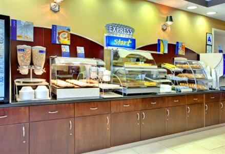 фото отеля Holiday Inn Express Hotel & Suites Lake Elsinore