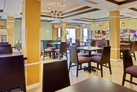 фото отеля Holiday Inn Express Hotel & Suites Lake Elsinore