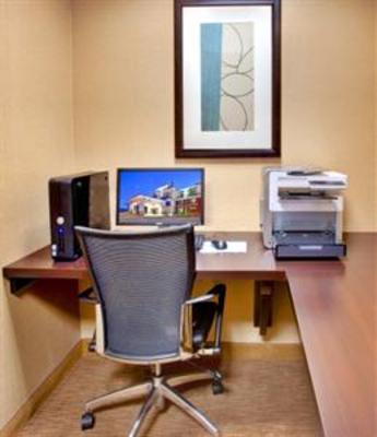 фото отеля Holiday Inn Express Hotel & Suites Lake Elsinore