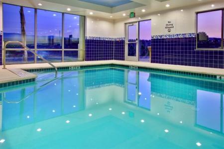 фото отеля Holiday Inn Express Hotel & Suites Lake Elsinore