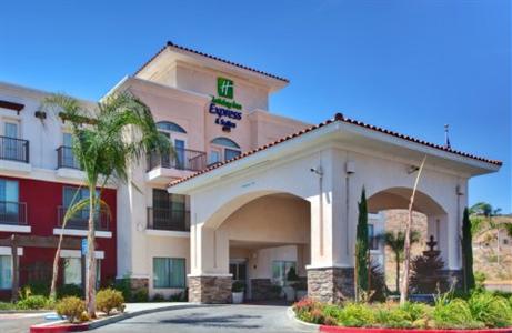 фото отеля Holiday Inn Express Hotel & Suites Lake Elsinore