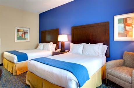 фото отеля Holiday Inn Express Hotel & Suites Lake Elsinore