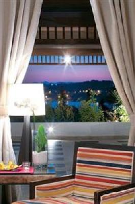 фото отеля Classical Vouliagmeni Suites