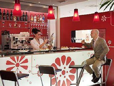 фото отеля Hotel Ibis Oviedo