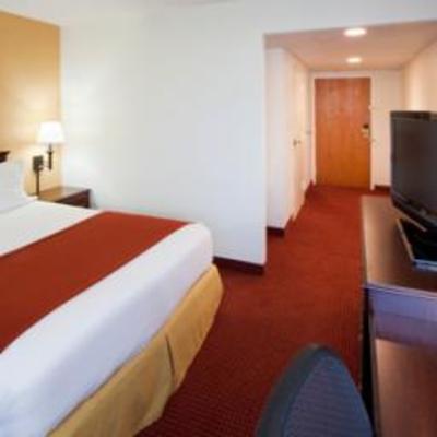 фото отеля Holiday Inn Express Reston Herndon-Dulles Airport