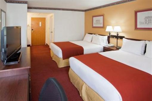 фото отеля Holiday Inn Express Reston Herndon-Dulles Airport