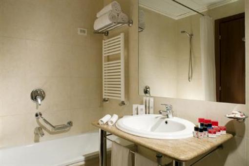 фото отеля Ramada Naples City Centre