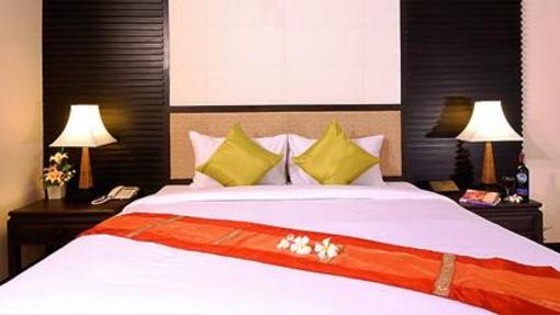 фото отеля Nipa Resort Phuket