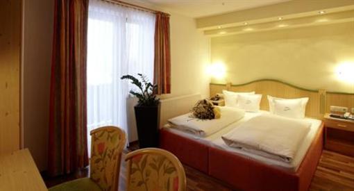 фото отеля Wohlfuehlhotel Berg Heil Holzgau