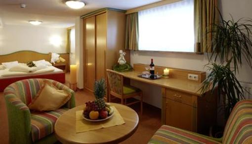 фото отеля Wohlfuehlhotel Berg Heil Holzgau