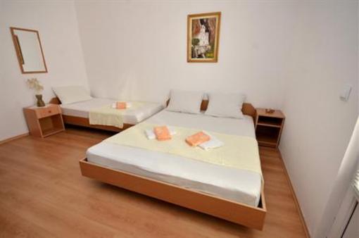 фото отеля Apartments Cenic