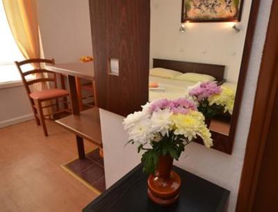 фото отеля Apartments Cenic