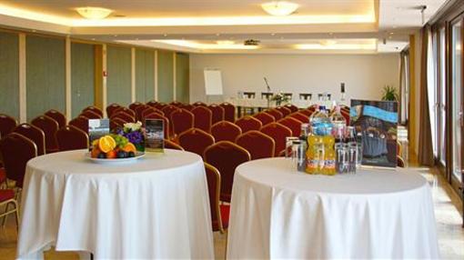 фото отеля Helikon Taverna Wellness Hotel