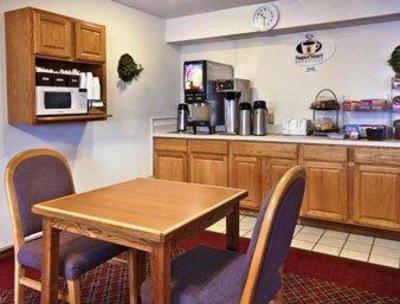 фото отеля Super 8 Motel Sterling Heights