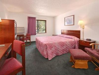 фото отеля Super 8 Carroll North