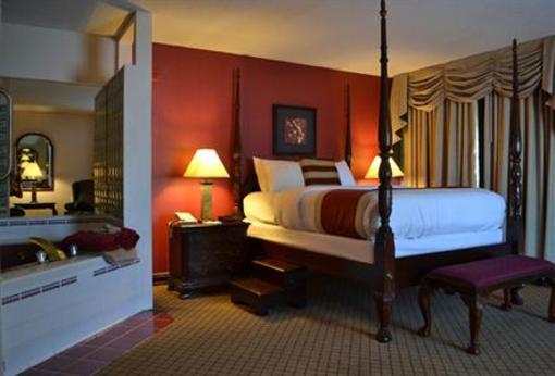 фото отеля Riverport Inn Express Suites