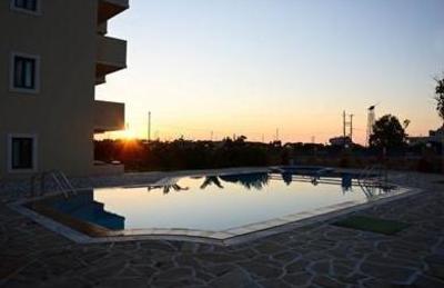 фото отеля Cretan Family Apartments