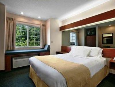фото отеля Microtel Inn & Suites Charlotte Matthews