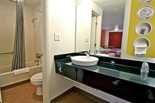 фото отеля Motel 6 Charleston West Cross Lanes