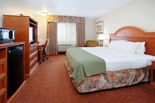 фото отеля Holiday Inn Express Alliance