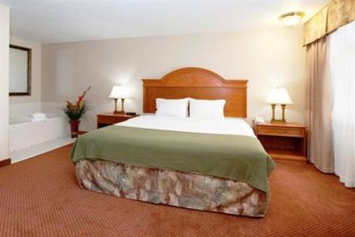 фото отеля Holiday Inn Express Alliance