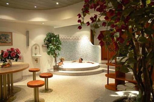 фото отеля Hotel Lindner Oberndorf in Tirol