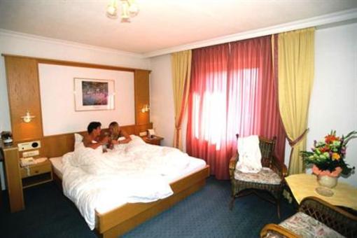 фото отеля Hotel Lindner Oberndorf in Tirol