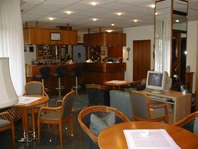 фото отеля Hotel Traube Leimen