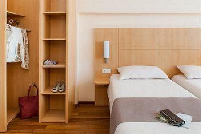 фото отеля Ibis Berlin Neukoelln
