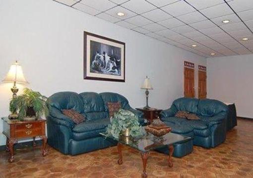 фото отеля Quality Inn & Suites Hendersonville
