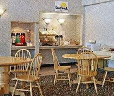 фото отеля Days Inn and Suites Madison Heights