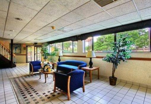 фото отеля Days Inn and Suites Madison Heights