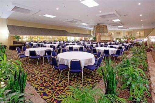 фото отеля Holiday Inn Cheyenne/I-80