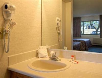 фото отеля Super 8 Canoga Park
