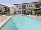 фото отеля Super 8 Canoga Park