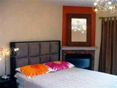 фото отеля Absolument Montreal B&B