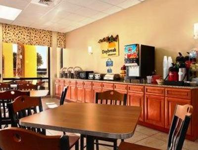фото отеля Days Inn Orlando Airport Florida Mall