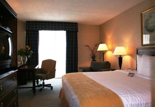 фото отеля Holiday Inn Somerset-Bridgewater