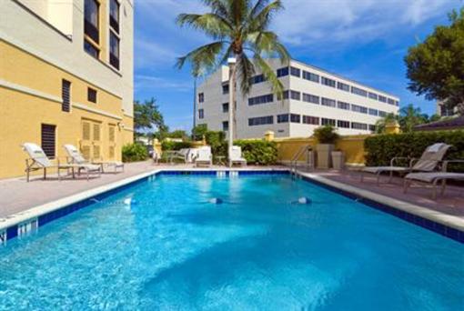 фото отеля Holiday Inn Express & Suites Kendall East Miami