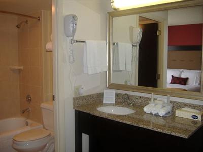 фото отеля Holiday Inn Express & Suites Kendall East Miami