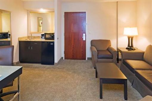 фото отеля Holiday Inn Express & Suites Kendall East Miami