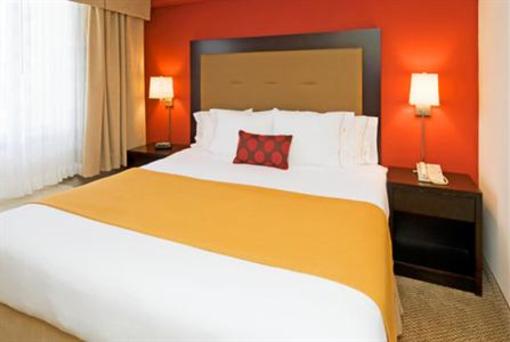 фото отеля Holiday Inn Express & Suites Kendall East Miami
