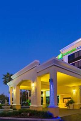 фото отеля Holiday Inn Express & Suites Kendall East Miami