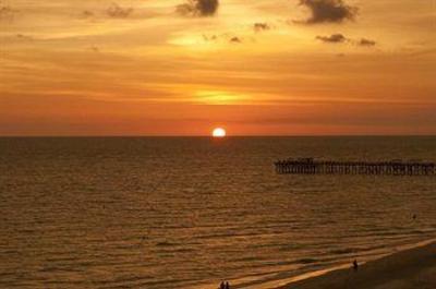 фото отеля Doubletree Beach Resort Tampa Bay / North Redington Beach