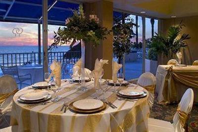 фото отеля Doubletree Beach Resort Tampa Bay / North Redington Beach